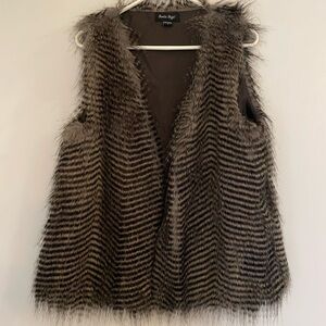 Charlie Paige Brown Black Faux Fur Feathery Animal Stripe Lined Vest Women L